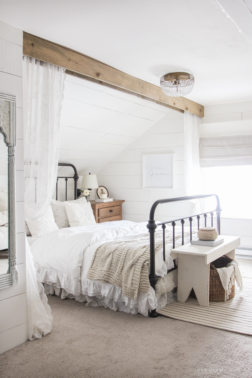 Looking for cozy neutral bedroom ideas? Explore beautiful, simple bedroom inspiration that will help you create a calm, warm, and inviting space.