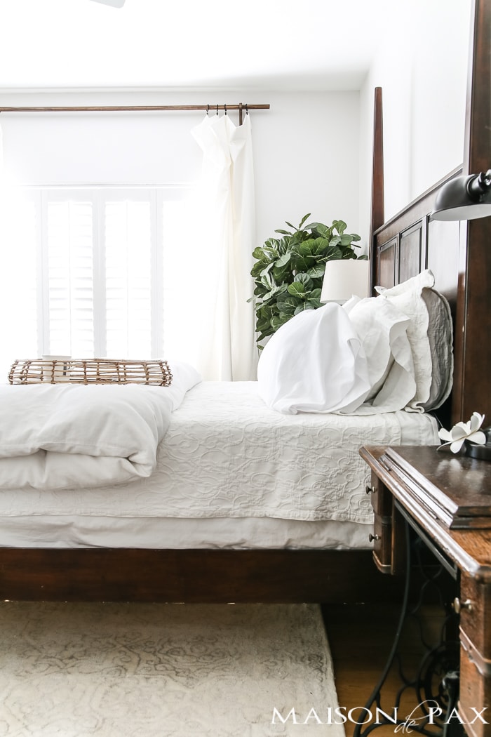 Looking for cozy neutral bedroom ideas? Explore beautiful, simple bedroom inspiration that will help you create a calm, warm, and inviting space.