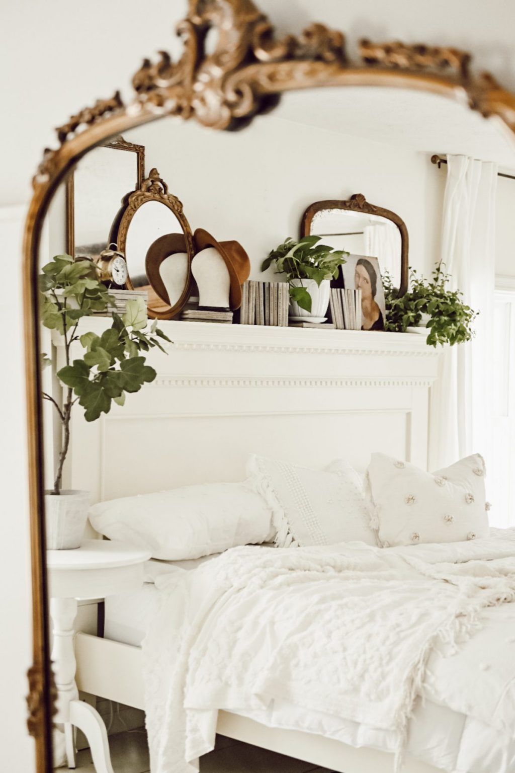 Looking for cozy neutral bedroom ideas? Explore beautiful, simple bedroom inspiration that will help you create a calm, warm, and inviting space.
