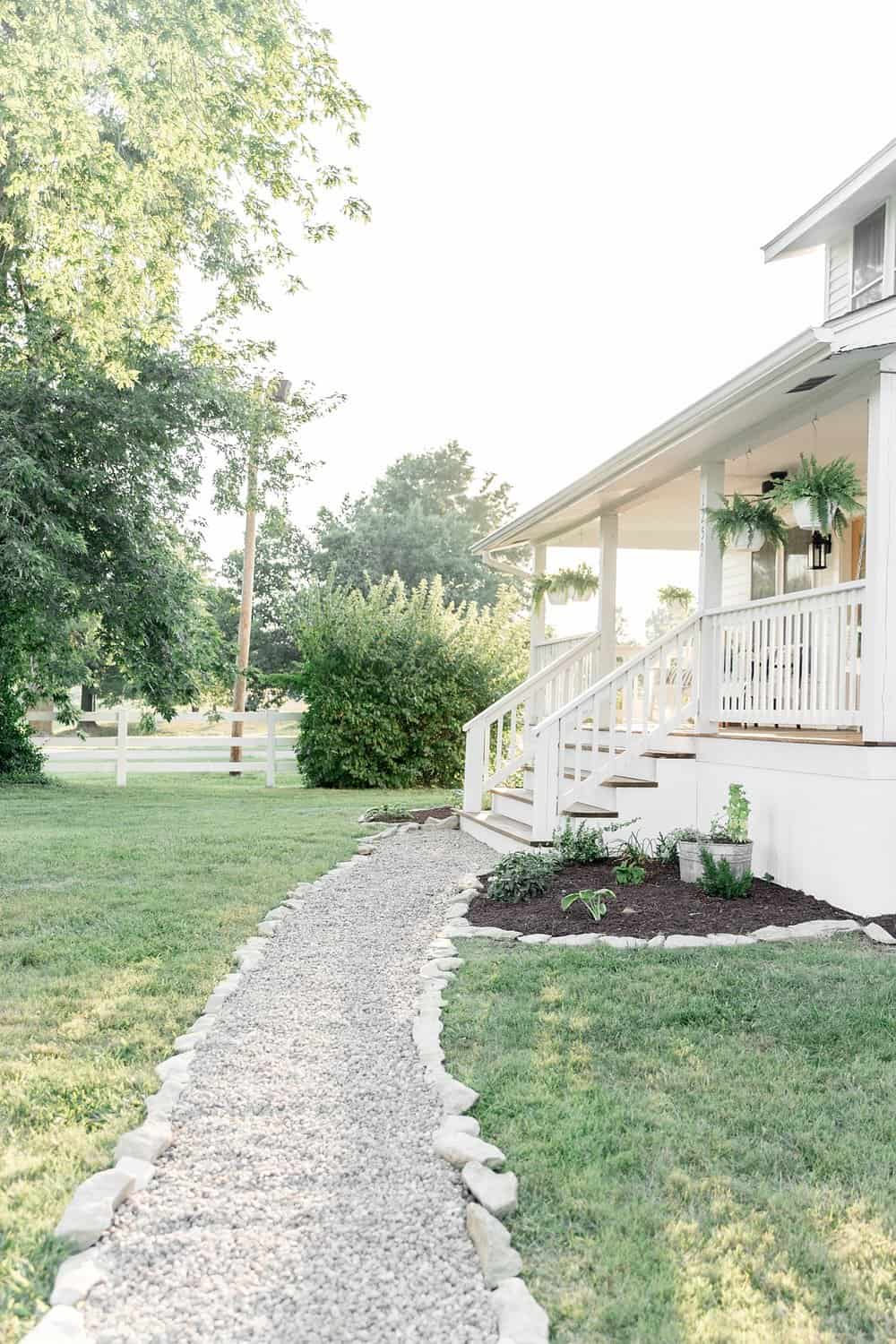 Front yard landscaping ideas to boost curb appeal on any budget. Discover simple, creative ways to transform your front yard with plants, DIY projects, and easy design tips.