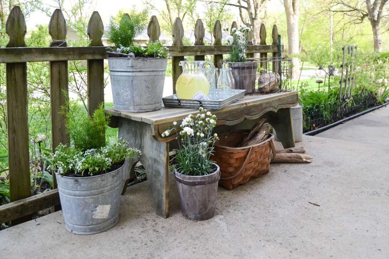 Front yard landscaping ideas to boost curb appeal on any budget. Discover simple, creative ways to transform your front yard with plants, DIY projects, and easy design tips.