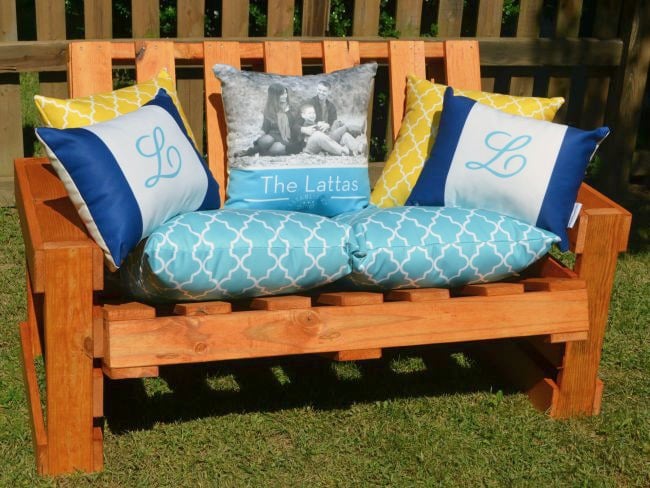 Looking for outdoor pallet projects? Discover creative, budget-friendly pallet ideas for patios, porches, and backyards with direct links to step-by-step tutorials.