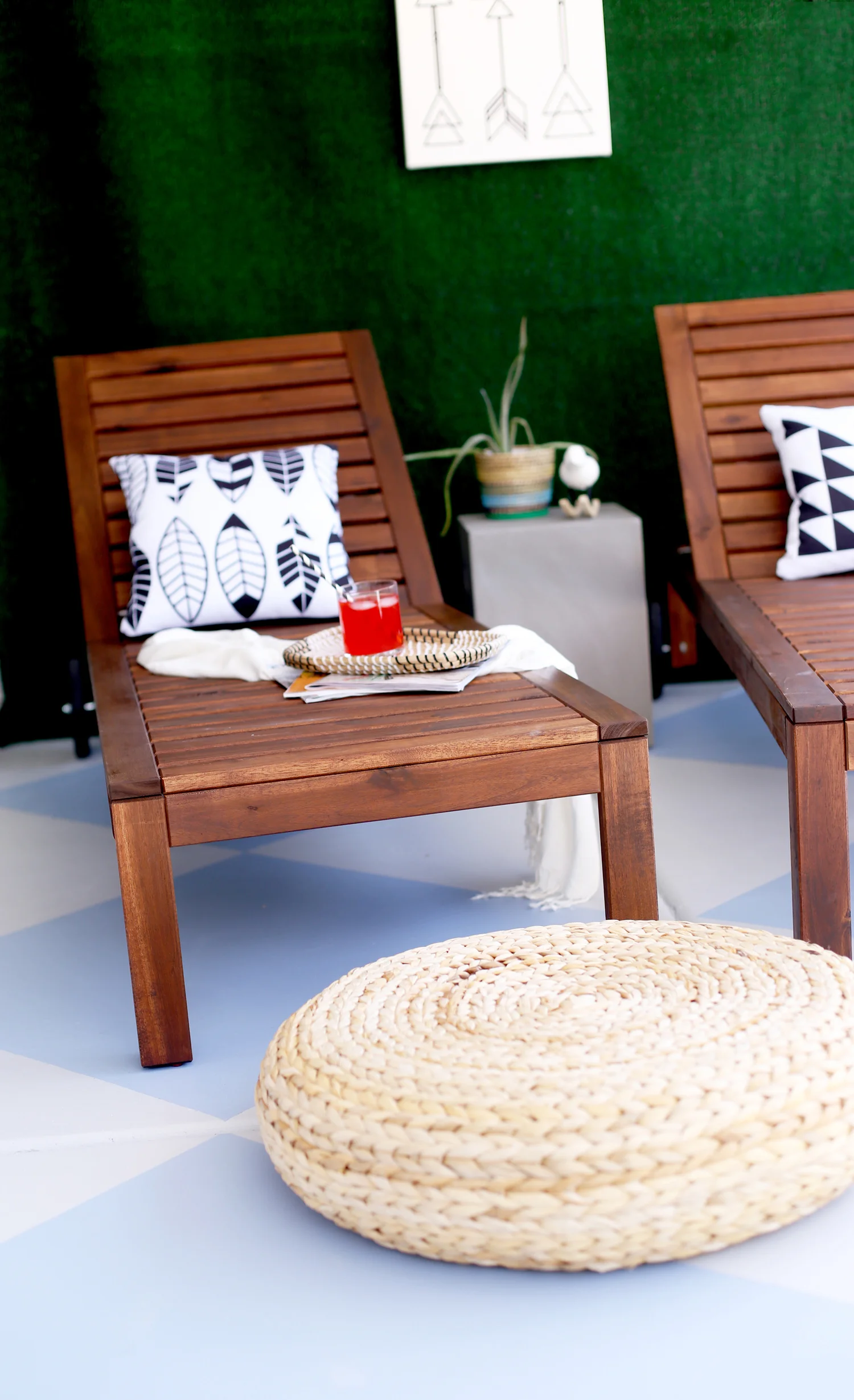 Looking for concrete patio makeovers? Get inspired with budget-friendly ideas to transform any concrete patio into a beautiful outdoor area.