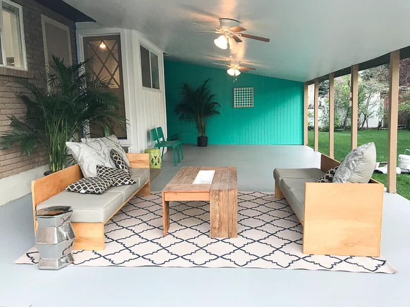 Looking for concrete patio makeovers? Get inspired with budget-friendly ideas to transform any concrete patio into a beautiful outdoor area.