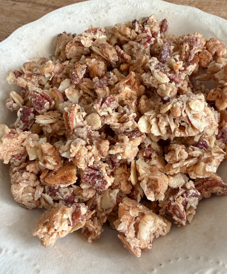 This No Oat Granola Recipe is an easy, crunchy, grain-free granola made with nuts, coconut, and maple syrup. A simple recipe you’ll make again and again.