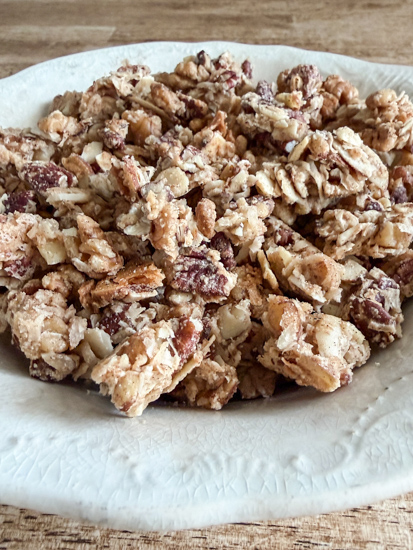 This No Oat Granola Recipe is an easy, crunchy, grain-free granola made with nuts, coconut, and maple syrup. A simple recipe you’ll make again and again.