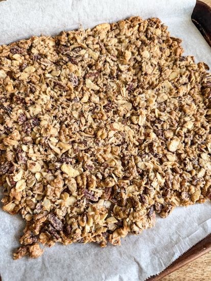This No Oat Granola Recipe is an easy, crunchy, grain-free granola made with nuts, coconut, and maple syrup. A simple recipe you’ll make again and again.