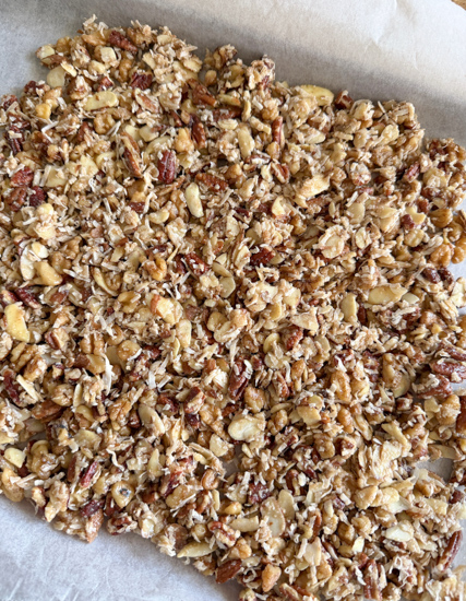 This No Oat Granola Recipe is an easy, crunchy, grain-free granola made with nuts, coconut, and maple syrup. A simple recipe you’ll make again and again.