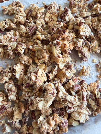 This No Oat Granola Recipe is an easy, crunchy, grain-free granola made with nuts, coconut, and maple syrup. A simple recipe you’ll make again and again.