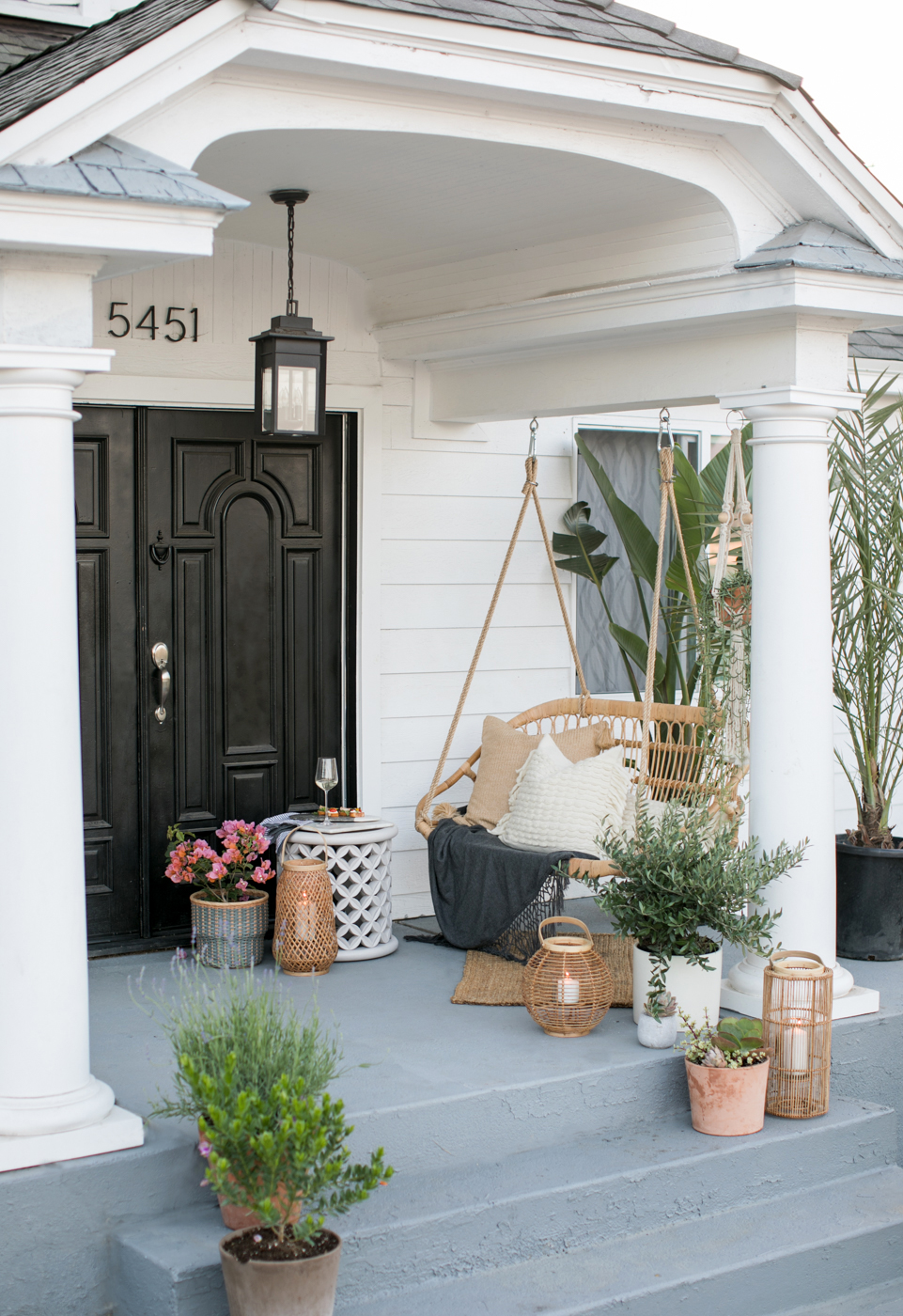 Simple Summer Porch Decor Ideas to refresh your space. Create a cozy, inviting porch perfect for relaxing with a glass of iced tea all season long.