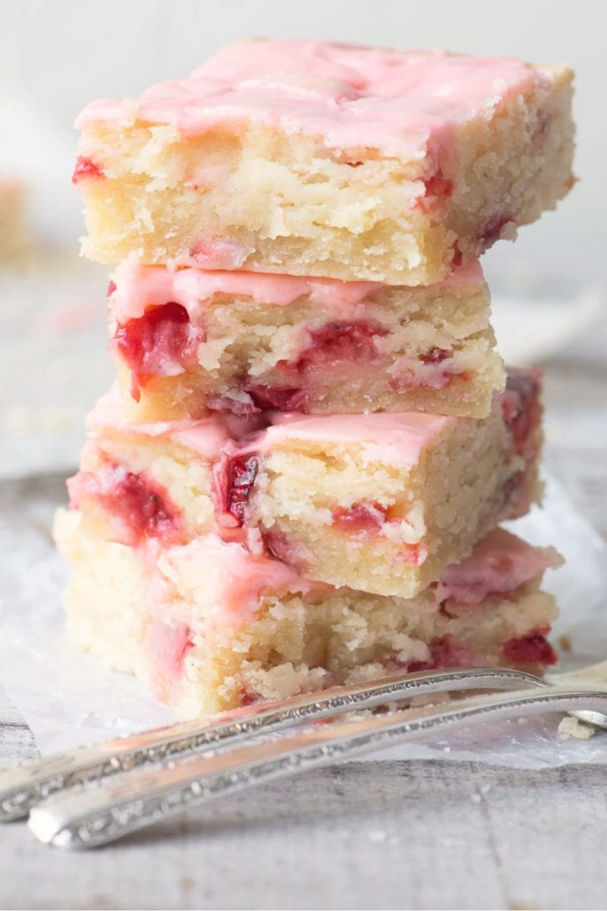 Looking for easy strawberry recipes? These fresh strawberry recipes are perfect for summer and include desserts, breakfasts, drinks, and simple treats everyone will love.