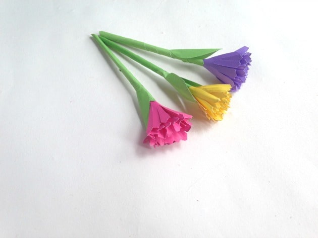 Easy paper flower crafts that are simple, affordable, and fun to make. Creative DIY flower ideas perfect for home decor and seasonal projects.