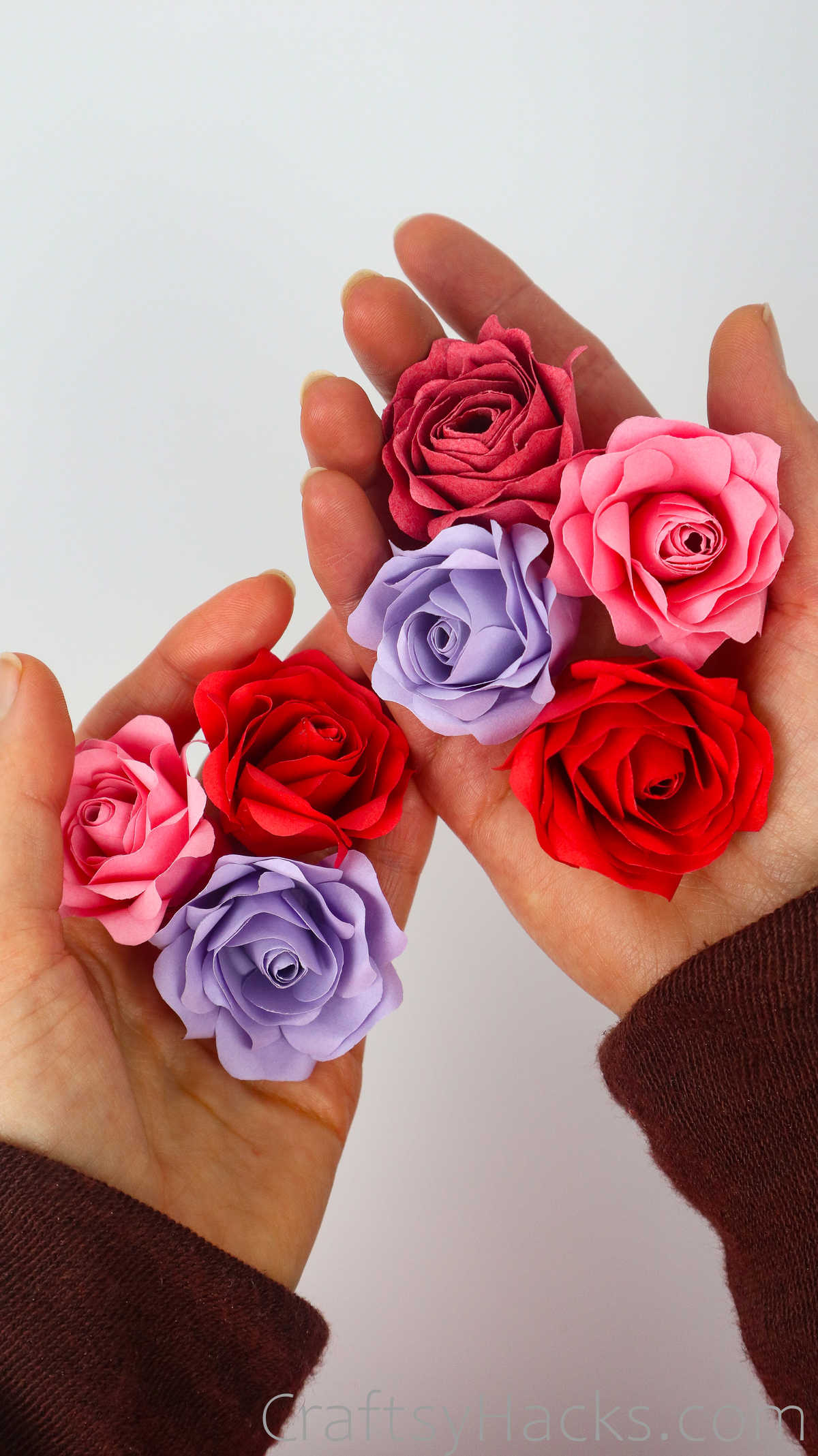 Easy paper flower crafts that are simple, affordable, and fun to make. Creative DIY flower ideas perfect for home decor and seasonal projects.