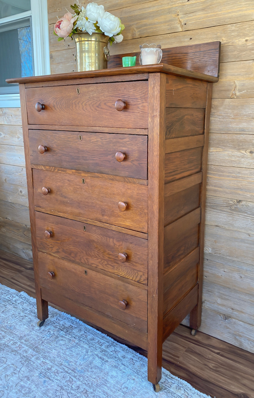 Furniture Makeovers That Sell Fast: discover proven ideas, colors, and furniture types that flip quickly so you can make more profit faster.