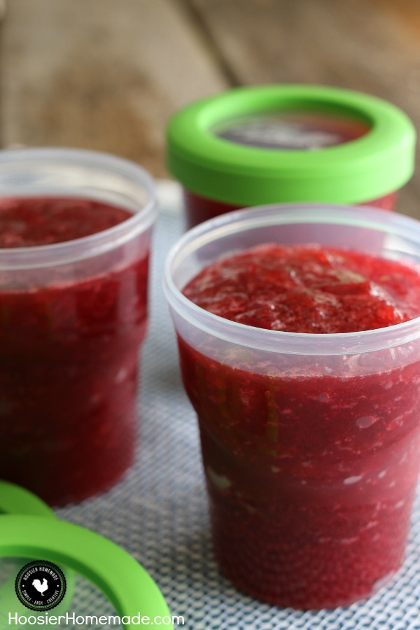 Discover 10 Easy Rhubarb Recipes made from fresh rhubarb. Simple desserts, jams, and baking ideas you can click through and make at home.