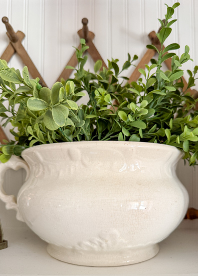 How to Identify Real Ironstone with this easy guide. Learn about maker's marks, stamps, crazing, and what to look for while thrifting.