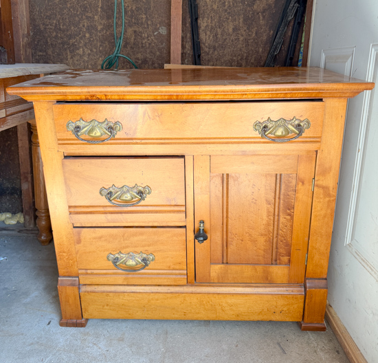 Looking for the best olive green paint color for furniture makeovers? See beautiful makeover ideas, paint color tips, and how to transform old pieces.