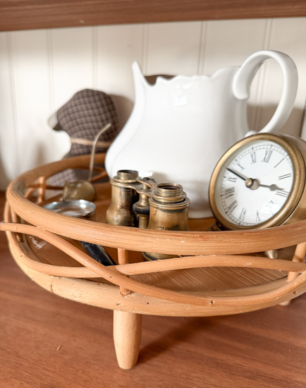 Vintage fall decor ideas using thrifted finds, warm fall colors, and vintage-inspired pieces. Learn how to create a cozy, collected fall home.