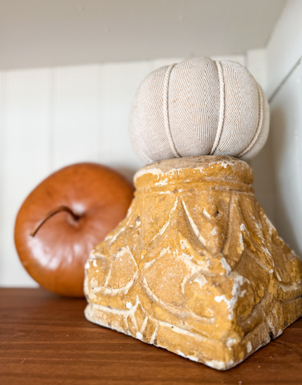 Vintage fall decor ideas using thrifted finds, warm fall colors, and vintage-inspired pieces. Learn how to create a cozy, collected fall home.